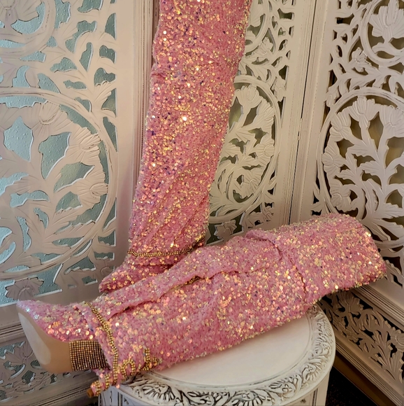 Iridescent Pink Sequin Velvet Shrug Sweater - Picture 6 of 9